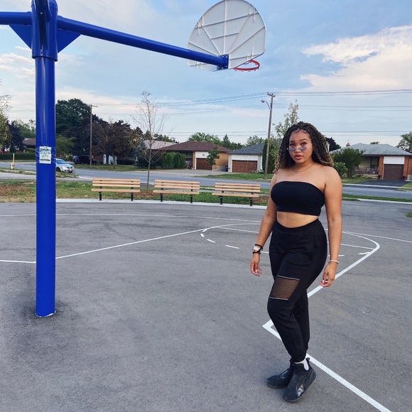 Meet your Posher, Yazmeen - Picture 3 of 4